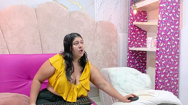 ParejaCurvy20 online show from July 2026 10:44:01 AM