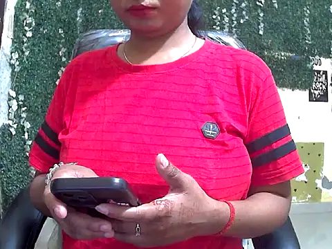 Snapshot of shallykaur chatting on May 2026 04:31:01 AM shallykaur online show from May 2026 04:31:01 AM
