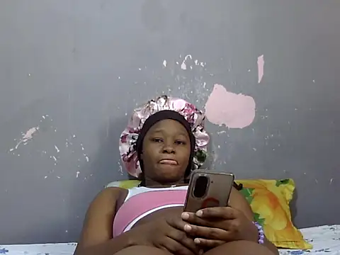 Snapshot of Petite_Ebony10 chatting on June 2026 06:52:02 AM Petite Ebony10 online show from June 2026 06:52:02 AM