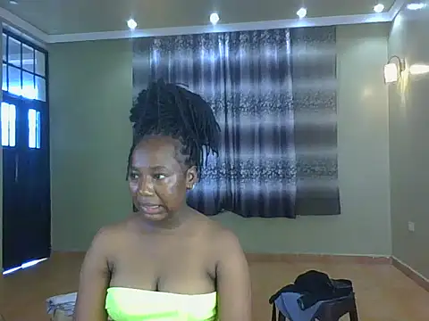 Snapshot of Mariana_150 chatting on May 2026 08:32:01 AM Mariana 150 online show from May 2026 08:32:01 AM