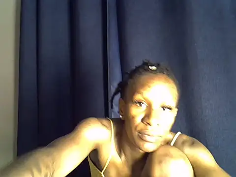 Snapshot of Queen_slim2 chatting on May 2026 08:02:02 PM Queen slim2 online show from May 2026 08:02:02 PM