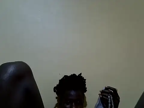Snapshot of moviahlove chatting on May 2026 07:52:02 PM moviahlove online show from May 2026 07:52:02 PM