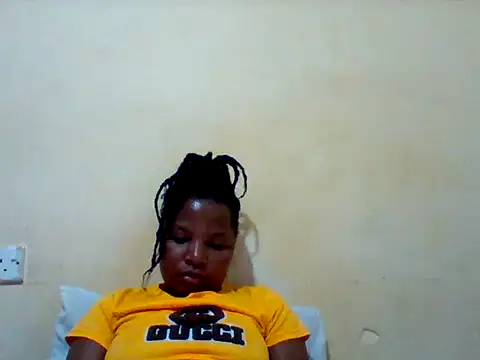 Snapshot of Camilla-Sweets chatting on June 2026 07:18:02 PM Camilla-Sweets online show from June 2026 07:18:02 PM