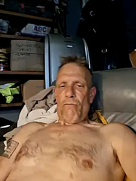 Snapshot of truckdawg2023 chatting on June 2026 11:35:01 PM truckdawg2023 online show from June 2026 11:35:01 PM