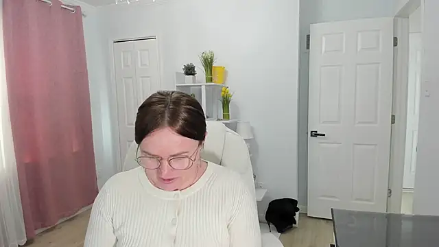 Snapshot of Vika73 chatting on January 2025 04:24:01 PM Vika73 online show from January 2025 04:24:01 PM