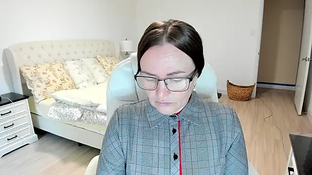 Snapshot of Vika73 chatting on September 2025 02:39:02 PM Vika73 online show from September 2025 02:39:02 PM