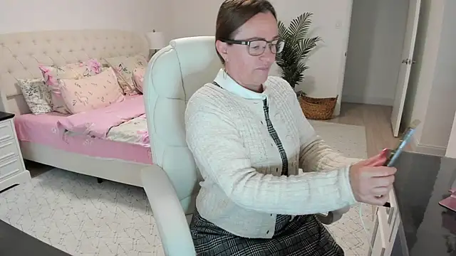 Snapshot of Vika73 chatting on July 2026 11:48:02 AM Vika73 online show from July 2026 11:48:02 AM