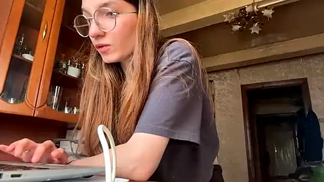 Snapshot of SparkleJebb chatting on May 2026 03:06:01 PM SparkleJebb online show from May 2026 03:06:01 PM