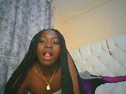 Preetygirlyz online show from May 2026 04:35:02 PM