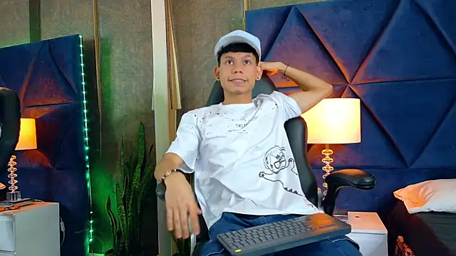 Snapshot of ThiagoFerrer_ chatting on May 2026 04:30:02 AM ThiagoFerrer online show from May 2026 04:30:02 AM