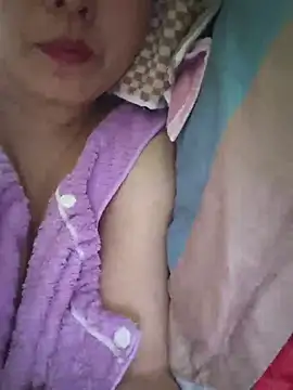 Snapshot of LL-001 chatting on May 2026 02:48:01 PM LL-001 online show from May 2026 02:48:01 PM