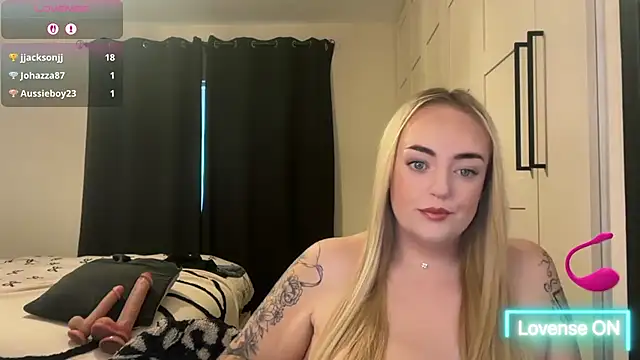 Snapshot of CurvyWetWife chatting on May 2026 06:42:02 AM CurvyWetWife online show from May 2026 06:42:02 AM