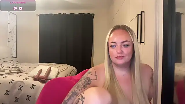 CurvyWetWife online show from June 2026 07:46:01 AM