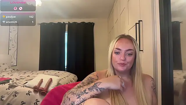 CurvyWetWife online show from June 2026 10:15:01 AM