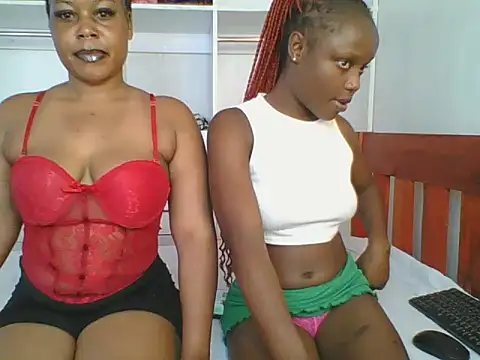 Snapshot of Sasseiqueen_ chatting on May 2026 02:02:02 PM Sasseiqueen online show from May 2026 02:02:02 PM