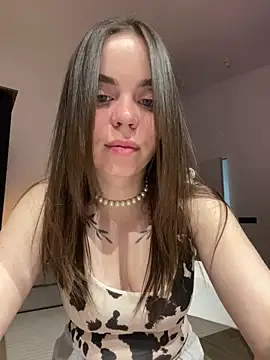 Snapshot of summerDESIRE chatting on May 2026 07:31:01 PM summerDESIRE online show from May 2026 07:31:01 PM