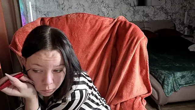 Snapshot of Shirley_Hartt chatting on May 2026 04:07:01 AM Shirley Hartt online show from May 2026 04:07:01 AM
