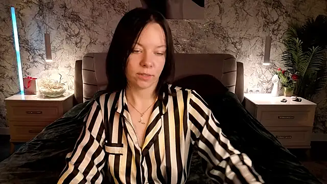 Snapshot of Shirley_Hartt chatting on May 2026 12:20:01 PM Shirley Hartt online show from May 2026 12:20:01 PM