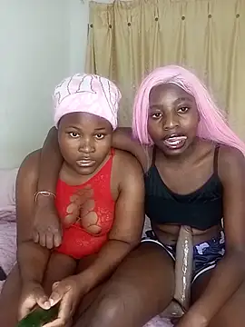 Snapshot of SweetDoll_04 chatting on May 2026 05:51:01 PM SweetDoll 04 online show from May 2026 05:51:01 PM