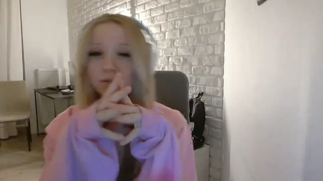 Snapshot of AmandaFix chatting on May 2026 09:20:02 PM AmandaFix online show from May 2026 09:20:02 PM
