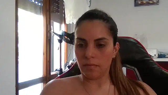 Snapshot of CampanulaHot chatting on May 2026 10:11:02 AM CampanulaHot online show from May 2026 10:11:02 AM