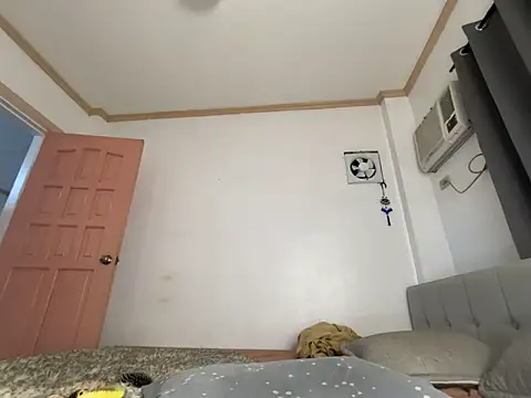 Snapshot of sundaeforger chatting on February 2026 05:03:02 AM sundaeforger online show from February 2026 05:03:02 AM