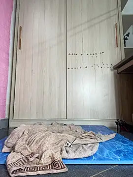 Snapshot of Mimi-9999 chatting on July 2026 04:06:02 AM Mimi-9999 online show from July 2026 04:06:02 AM