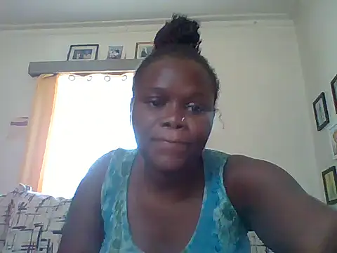 Snapshot of PinkyMonique chatting on June 2026 06:00:02 AM PinkyMonique online show from June 2026 06:00:02 AM