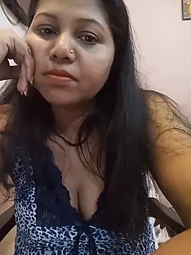 Snapshot of Miss_kirtii chatting on May 2026 06:00:01 AM Miss kirtii online show from May 2026 06:00:01 AM