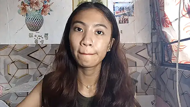 Snapshot of DeeannGunby chatting on June 2026 05:09:01 AM DeeannGunby online show from June 2026 05:09:01 AM