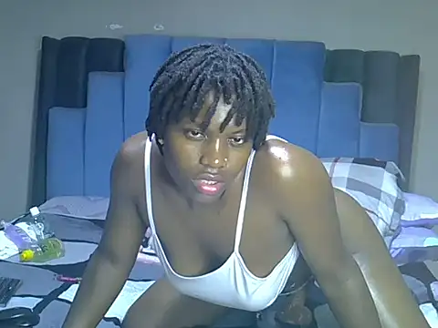 Snapshot of melanin_moon chatting on June 2026 11:24:01 PM melanin moon online show from June 2026 11:24:01 PM
