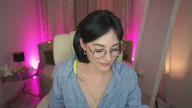 Snapshot of EviiLune chatting on July 2026 08:44:02 PM EviiLune online show from July 2026 08:44:02 PM