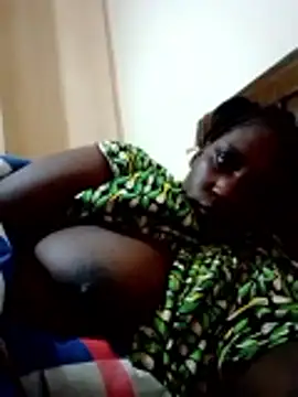 Queeny12 online show from June 2026 10:28:02 AM
