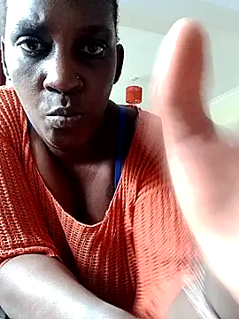 Snapshot of Queeny12 chatting on June 2026 11:12:02 AM Queeny12 online show from June 2026 11:12:02 AM