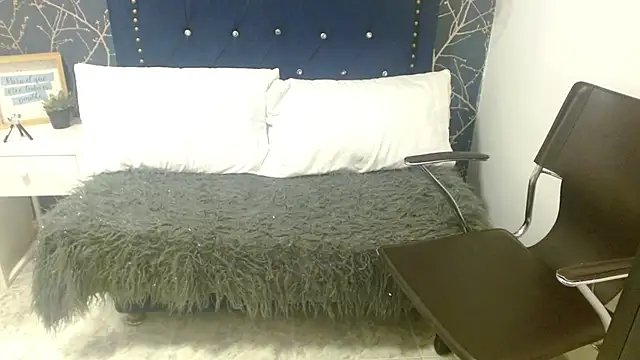 Snapshot of Allyshon_ chatting on May 2026 01:57:16 AM Allyshon online show from May 2026 01:57:16 AM