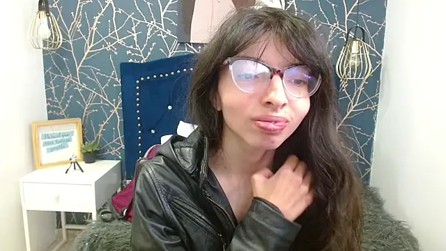 Snapshot of Allyshon_ chatting on June 2026 08:09:02 PM Allyshon online show from June 2026 08:09:02 PM