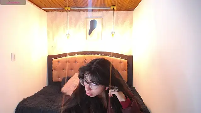 Snapshot of Allyshon_ chatting on June 2026 07:59:01 PM Allyshon online show from June 2026 07:59:01 PM