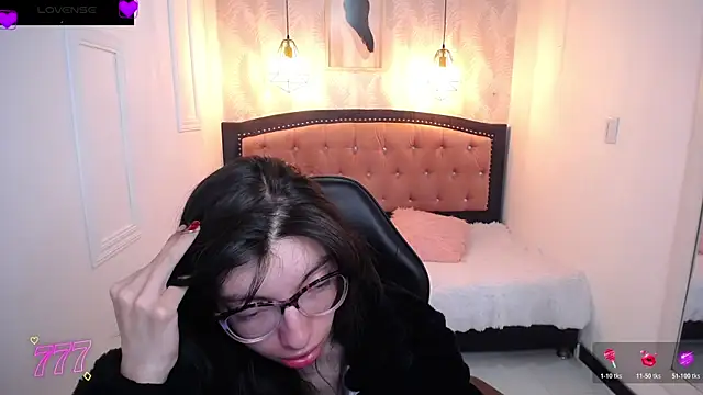 Snapshot of Allyshon_ chatting on July 2026 08:04:02 PM Allyshon online show from July 2026 08:04:02 PM