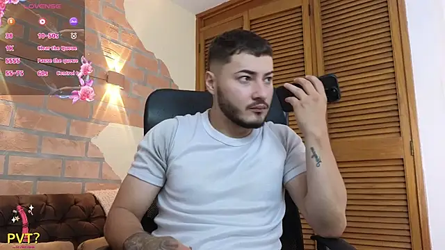 Brandon 01 online show from May 2026 07:29:01 PM