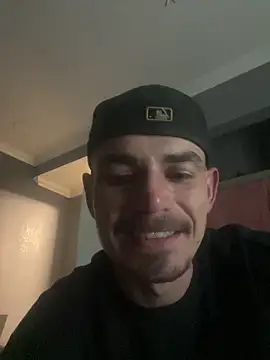 Snapshot of GoHard300 chatting on May 2026 08:32:02 AM GoHard300 online show from May 2026 08:32:02 AM
