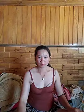 Snapshot of Mila_00 chatting on May 2026 05:04:02 AM Mila 00 online show from May 2026 05:04:02 AM