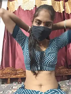 Snapshot of reshma124 chatting on June 2026 01:15:01 PM reshma124 online show from June 2026 01:15:01 PM