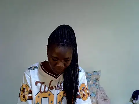 Snapshot of PetiteMelaninn chatting on July 2026 02:28:01 AM PetiteMelaninn online show from July 2026 02:28:01 AM