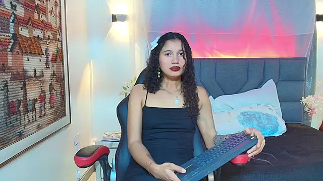 Snapshot of Aurora_Gatty chatting on July 2026 07:20:02 PM Aurora Gatty online show from July 2026 07:20:02 PM