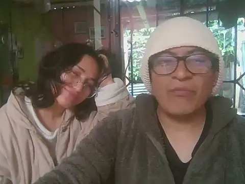 Snapshot of Carla_and_Ivan chatting on June 2026 07:58:02 PM Carla and Ivan online show from June 2026 07:58:02 PM