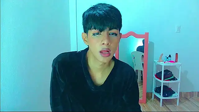 Snapshot of phuwin_bj chatting on May 2026 06:08:01 AM phuwin bj online show from May 2026 06:08:01 AM