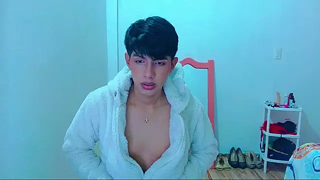 Snapshot of phuwin_bj chatting on May 2026 05:37:01 AM phuwin bj online show from May 2026 05:37:01 AM