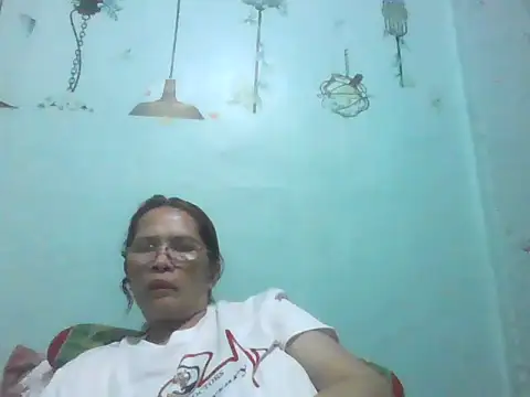 Snapshot of momshe2026 chatting on June 2026 01:02:02 PM momshe2026 online show from June 2026 01:02:02 PM