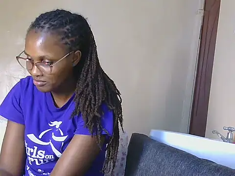 Snapshot of Littlemissbarbie chatting on May 2026 07:18:02 PM Littlemissbarbie online show from May 2026 07:18:02 PM