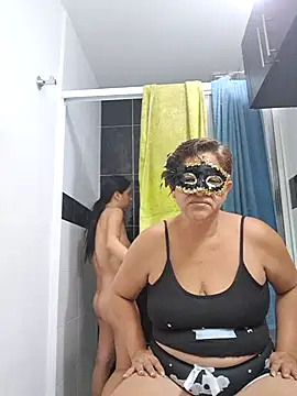 HOTANDSKINNY online show from July 2026 11:13:01 AM